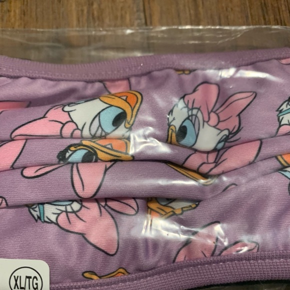 Disney Store Minnie Mouse Daisy Cloth Face Mask 4 Pack Set - Picture 4 of 5